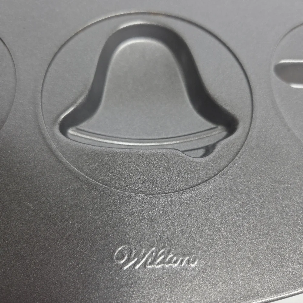 Wilton Holiday Cookie Pan And Jack-O-Lantern Mini Non Stick Cake Pan Set